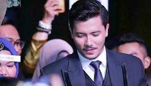Pengarah michael ang menafikan dakwaan wujudnya babak bercium antara pelakon utama drama coffee prince versi malaysia, fattah amin dan janna nick. Fattah Amin Bintang Paling Popular Tahun 2017
