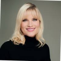 Tracy Tyler's Instagram, Twitter & Facebook