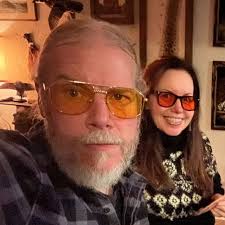 Revamped my 2002 Pearl Masters Custom today and she sounded awesome! I love  this drum kit and it's been too long since I've used it. For any of you  nostalgia nerds, I