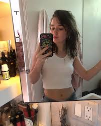 Kaitlyn Dever : rCelebrityBelly
