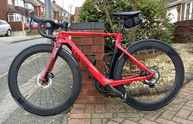 Pin Von Ken Dooley Auf Canyon Aeroad Cf Slx Disc 8 0 Di2 Rennrad Fahrraddesign Fahrrad Design