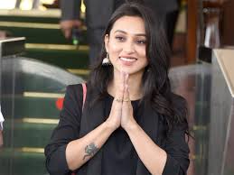 Days after taking fake COVID vaccine, actor Mimi Chakraborty falls ill -  The Economic Times