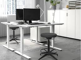 Petites annonces gratuites bureau d'angle ikea bureau d'angle ikea + caisson (comme neuf) bureau en angle professionnel effektiv ikea bureau de campagne m. Quand Le Lieu De Travail Est A La Maison La Presse