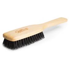 The mastermind behind the detangler brush is celebrity hairstylist, felicia leatherwood, she is known for her innovative natural hairstyles on some of hollywood's biggest stars, including issa rae, ava duvernay, jill scott & nicole ari parker. Natural Hair Brush The Best Brushes Ever Dutch Health Store