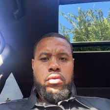 Jon Halter's Instagram, Twitter & Facebook