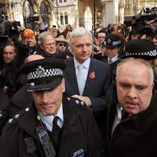 Born 3 july 1971) is an australian editor, publisher, and activist who founded wikileaks in 2006. Julian Assange Wikileaks Grunder Bleibt In Haft Politik