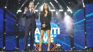 Stasera in onda su italia 1, quarta puntata di radionorba battiti live, l'unico appuntamento televisivo dell'estate musicale italiana presentato da alan palmieri con elisabetta gregoraci. Battiti Live 2019 Anticipazioni Stasera 10 Luglio Vieste Cantanti