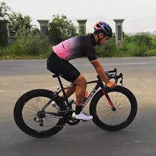 Pin By Andreas Fratzke On Bike Sport People Cycling Outfit Rapha Cycling Biking Outfit