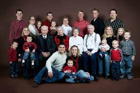 Pin By Camila Escobar On Foto Familiar Large Family Portraits Big Family Photos Large Family Photos