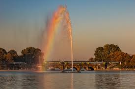 Shops can be found within 100 yards from the hotel alster. Zum World Oceans Day Bekommt Die Alster Ein Cleanup Mach Mit Aino Hamburg