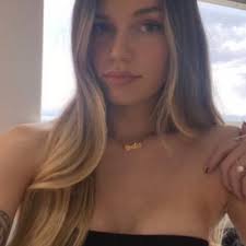 Ruth Perlman (@ruee_21)