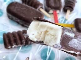 آيس كريم بالڤانيليا والشوكولاتة بالصور من farfalla recipe food desserts pudding