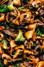 Garlic Beef And Broccoli Noodles Beef Recipes Easy Garlic Beef Beef Dinner
