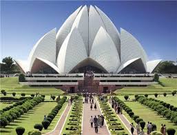 Le Temple Du Lotus A New Delhi Instantanes De Vie Architecture Indienne Architecture Cool Batiments Celebres