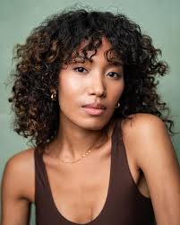 The Mysteries of Laura" The Mystery of the Alluring Au Pair (TV Episode  2015)