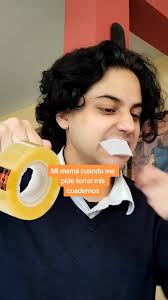 Forrando Cuadernos: Un Cuento Humorístico