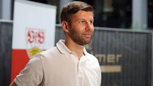 A former member of the bayern munich academy, he made his name at aston villa in the english premier. Vfb Thomas Hitzlsperger Erhalt Bundesverdienstkreuz Kicker