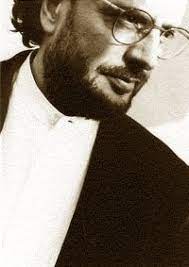 Pietro cantarelli, musicista, arrangiatore e produttore, ha collaborato con i più grandi artisti italiani fra i quali ivano fossati, fiorella mannoia, ornella vanoni, tosca, giorgio gaber, roberto vecchioni, samuele bersani, cristiano de andré e niccolò agliardi, oltre a musiche originali e arrangiamenti per la pubblicità e la televisione. Biografia Di Ivano Fossati