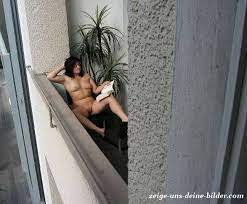 Nachbarin Nackt auf den Balkon - Zeige deine Sex Bilder