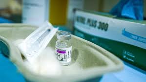 La sintesi del piano di vaccinazione riportata sotto indica la situazione attuale sulla possibilità e modalità di. Covid Via Alla Vaccinazione Per Gli Over 70 Del Piemonte La Repubblica