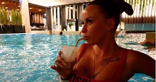 Skropstiņu meistare Kristīne Deimone atbild uz aprunātāju komentāriem