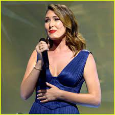 Greatest Showman S Loren Allred Brings Never Enough To The Next Level With This Live Version David Foster Greatest Showman Loren Allred Music Just Jared