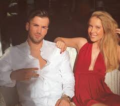 O objetivo é conceder bolsas de estudo a crianças carentes para que. David Carreira Faz Ultimato De Casamento Ao Namorado Da Irma