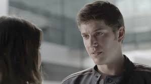 Tônia convida Bruno para sair