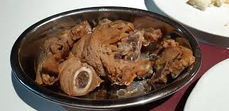 Cerchiamo di mantenere la fiamma bassa altrimenti la carne si rosola troppo velocemente all'esterno rimanendo cruda nella parte interna. Agnello In Padella Picture Of La Locanda Dell Infinito Serrapetrona Tripadvisor