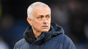 José mário dos santos mourinho félix, goih (portuguese pronunciation: Tottenham Boss Mourinho People Look At Me With Different Eyes As Com