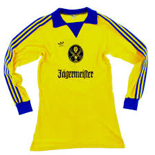 Burgplatz mit dem braunschweiger löwen. Vintage Football Shirts On Twitter Shirt Tales Officially Shirt Sponsorship Was Forbidden During The Early 1970s In Germany However Eintracht Braunschweig Changed Their Club Badge Into The Jageruk Logo So They Could