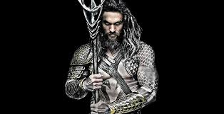 Об этом сообщает starhit со ссылкой на источники. Dzhejson Momoa Poraduet Poklonnic Golym Torsom