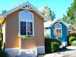 A new elder care option called the medcottage is an apartment equipped like a hospital room that can be set up in your backyard. What S Trending High Tech Granny Pods Youtube