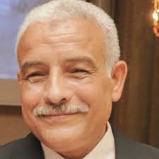 اذا تعرضت لمشكلة كسر مرايا السيارة الجانبية بالشكل الذى تراة فى الفيديو فلا  تفكر بشراء واحدة جديدة لان هناك طريقة رخيصة وقوية لاصلاح كسر المرايا ساهم  بنشر الفيديو ليستفيد غيرك وفعل زر