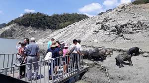 平漁港 、 四草 、 曾文水庫 、 虎頭埤 、 烏山頭水庫 等地有觀光化 竹筏 或遊艇營業。 20180519æ›¾æ–‡æ°´åº« å±±è±¬å³¶é¤µå±±åªš Youtube
