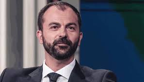 Le parole del nuovo ministro dell'istruzione. Chi E Lorenzo Fioramonti Il Nuovo Ministro Dell Istruzione