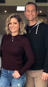 Candace cameron bure candice cameron vintage hairstyles hairstyles with bangs girl hairstyles soft curls female stars celebs celebrities. Candace Cameron Bure Denies Being A Part Of Brother Kirk S Christmas Caroling Protests Daily Mail Online