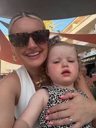 Leanne Rollins (@daughtersanddreams) • Instagram photos and videos