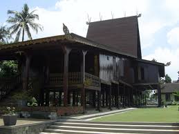 Dki jakarta yang didominasi oleh suku betawi ini, juga memiliki kebudayaan seperti provinsi lainnya, lho. 37 Rumah Adat Indonesia Lengkap Gambar Penjelasan