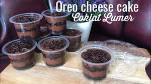 Kue yang disajikan dalam bentuk bulat berdiameter 5 cm ini hadir dalam berbagai rasa dan topping. Oreo Cheese Cake Coklat Lumer Kekinian Tanpa Whippy Cream Youtube