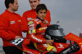 Marc marquez zijn sterrenbeeld is steenbok en hij is nu 28 jaar oud. 2014 World Champion Marc Marquez