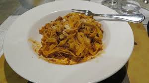 Le fettuccine al ragù è la classica ricetta della domenica italiana. Tagliatelle Al Ragu Picture Of Adesso Pasta Car Ristorante Bologna Tripadvisor
