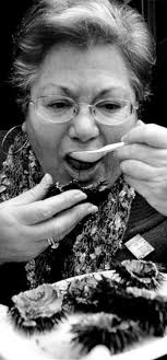 Erizos y coplas en la Viña para amenizar la espera del concurso