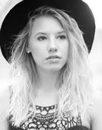 Amanda Henline's Instagram, Twitter & Facebook