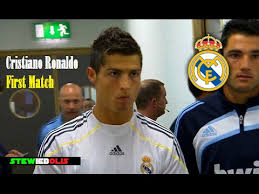 Ryggraden med surdegsbröd och fikabröd bakat med smör. Cristiano Ronaldo First Match For Real Madrid Hd Cristianoronaldo Youtube