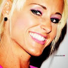 Michelle McCool ' MakeUp by OhMyFlawlessWorld