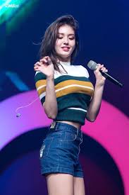 Pin By Omar Ilupa On Somi Korean Fashion Kpop Girls Jeon Somi
