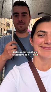 Custom Charm Bracelets in Roma: A Unique Souvenir