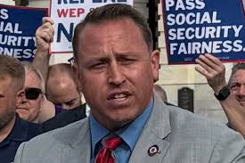 📣FEDERAL EMPLOYEES AND RETIREES!📣 Your time to donate to Thread through  the Combined Federal Campaign (CFC) has been extended, but not for long.  The last day to pledge online is January 31,