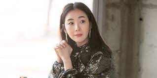 Both the mother and the child are healthy, and choi ji woo is currently resting during her recuperation. Allkpop On Twitter Actress Choi Ji Woo Gives Birth To Her First Daughter Https T Co Eobbb1ddtf